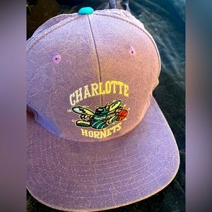 Mitchell & Ness Charlotte Hornets Snapnack